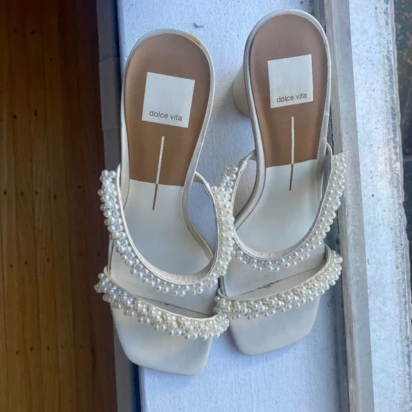 Dolce Vita Noel Sandals in 9.5 - Picture 4 of 5